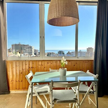 Cozy Fuengirola Apartment With Sea View & Pool Bagian luar foto