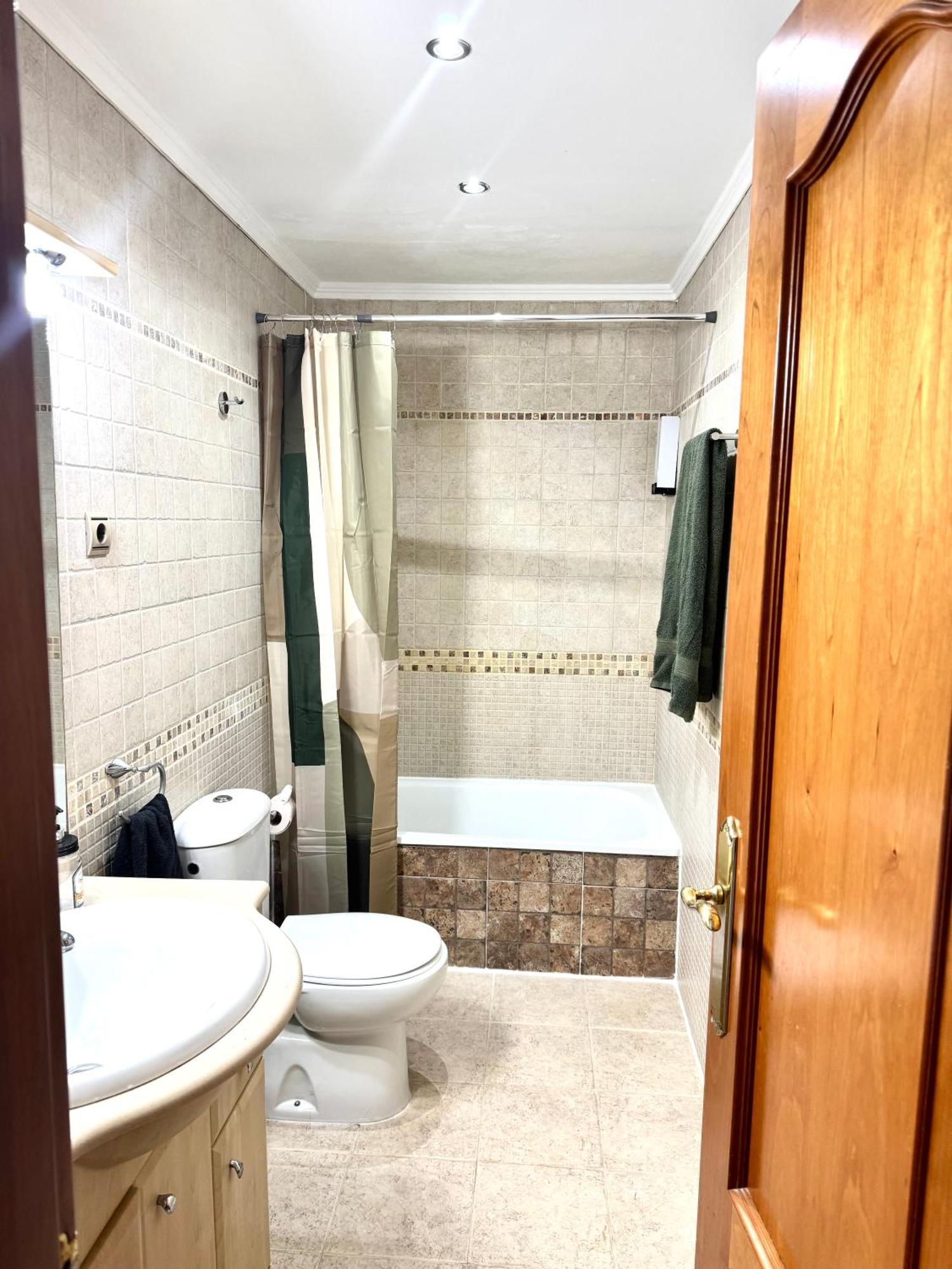 Cozy Fuengirola Apartment With Sea View & Pool Bagian luar foto